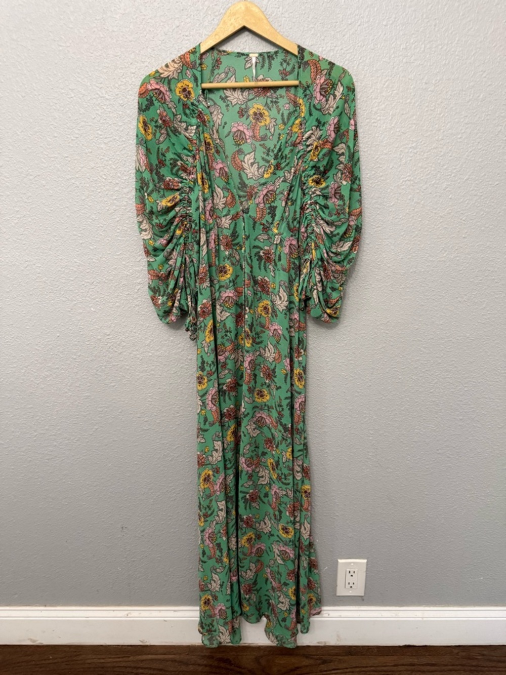 Free People Earthfolk Button Front Maxi Dress Size Small Ruched Sleeves V-neck